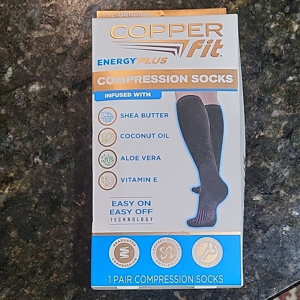 NIB Copper Fit Energy Plus Compression Socks Sz S / M (Men's 6-9, Women's 7-10)